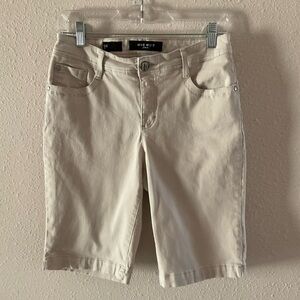 Nine West Jeans “Lucie” Bermuda Shorts Beige Straight Leg Stretch Women’s Size 8